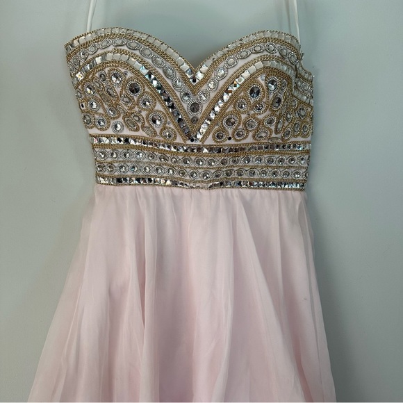 Madison James 15-116 Prom Formal Dress Gown - Picture 2 of 10